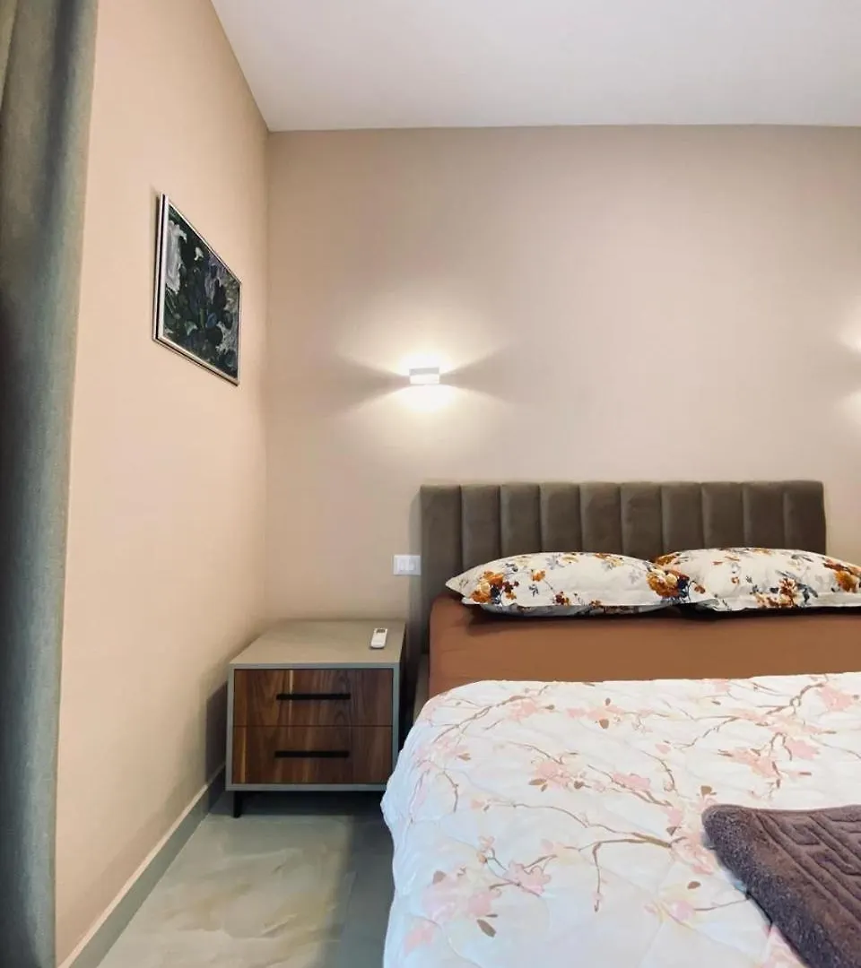 Garden Building Apartment Tirana 0*,  Albania